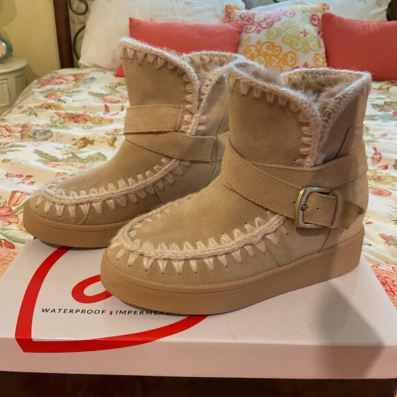 New Blondo Waterproof Boots - Picture 1 of 1